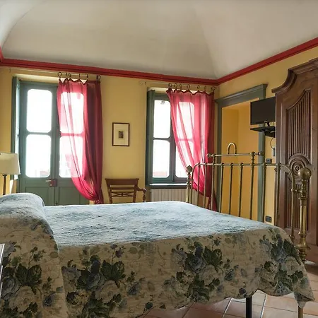 Affittacamere L'ombra Della Collina 3*