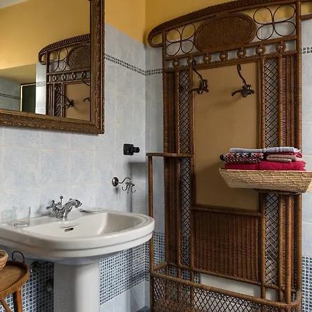 L'ombra Della Collina 3*